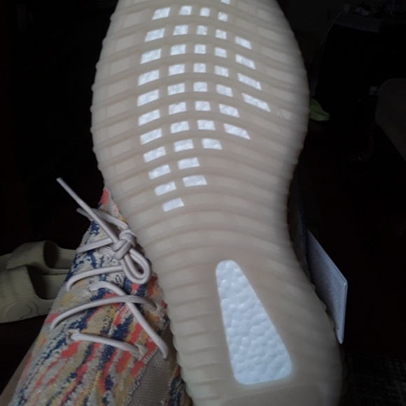 Yeezy Boost 350 v2 "OAT" - Picture 8 of 11